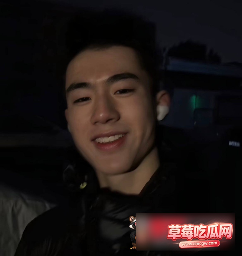 抖音32W粉男网红龙约炮2