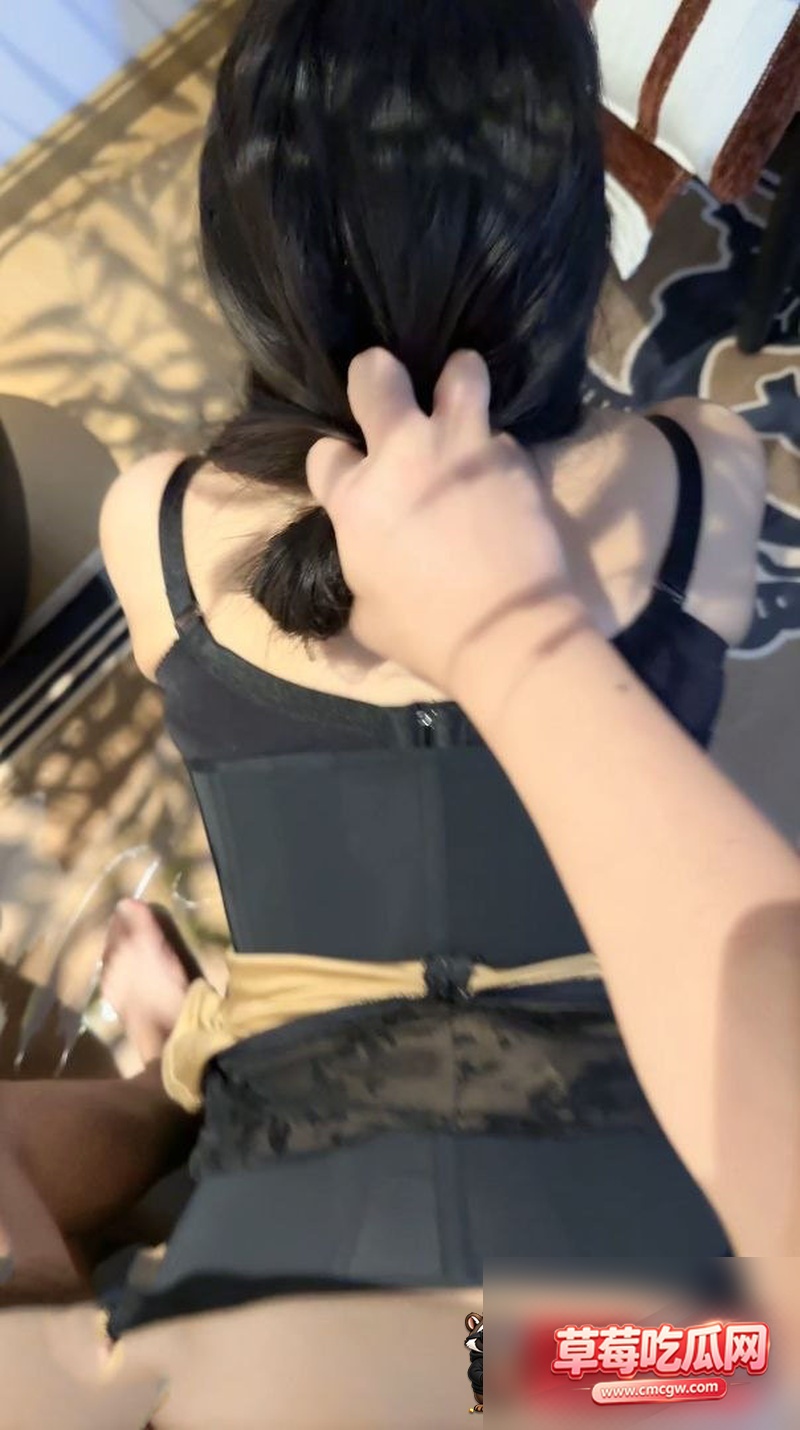 口爆出轨丈夫的极品巨乳人妻 14 口爆出轨丈夫的极品巨乳人妻 14