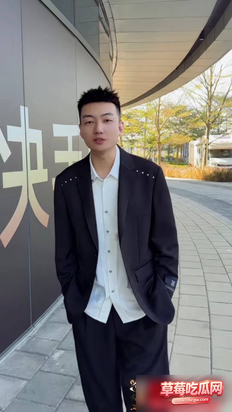 快手350万粉丝男网红 三猛 30 快手350万粉丝男网红 三猛 30