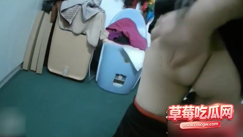 海角社区作者 与母缠绵 1